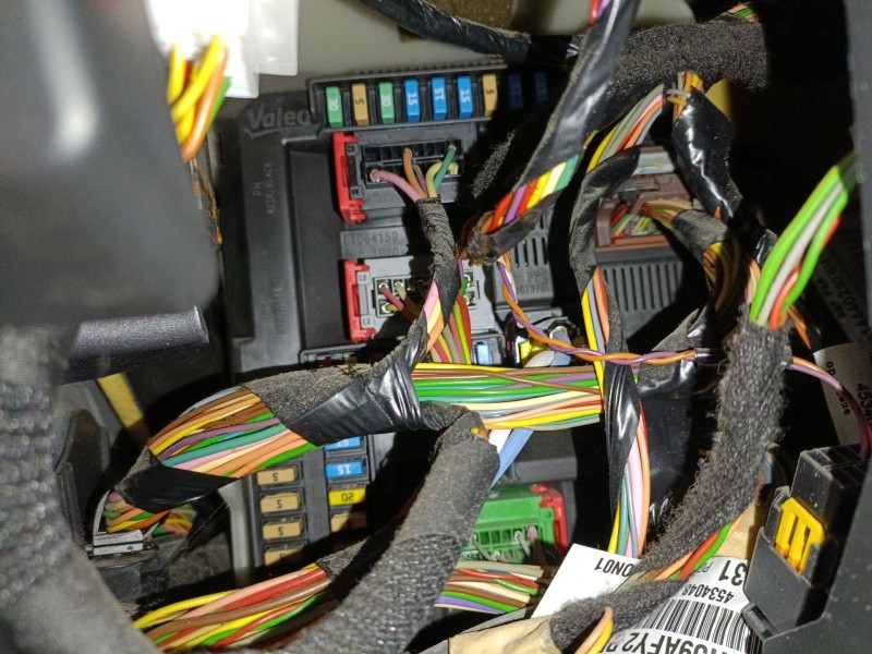 Recambio de caja reles / fusibles para peugeot 2008 i (cu_) 1.2 vti referencia OEM IAM   