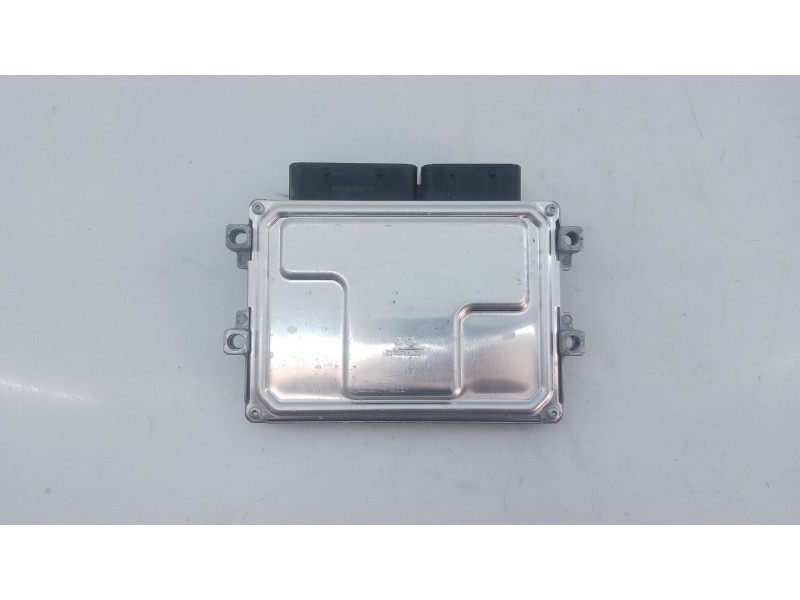 Recambio de centralita motor uce para citroën c3 iii (sx) 1.2 puretech 82 referencia OEM IAM 9830510980 9815037580 