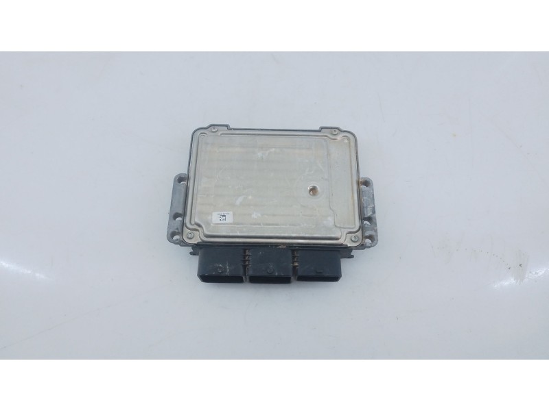 Recambio de centralita motor uce para peugeot 308 ii (lb_, lp_, lw_, lh_, l3_) 1.6 hdi referencia OEM IAM 9808016480 0281030548 