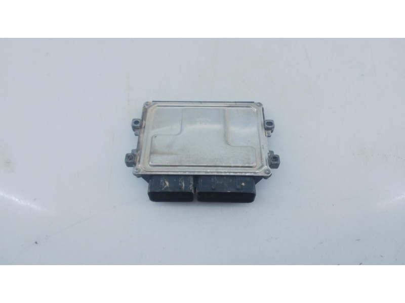 Recambio de centralita motor uce para citroën c3 iii (sx) 1.2 vti 82 referencia OEM IAM 9815037580 9829598880 