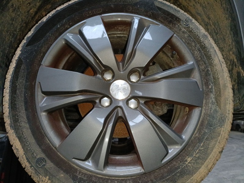 Recambio de llanta para peugeot 2008 i (cu_) 1.2 vti referencia OEM IAM 195/60/16  