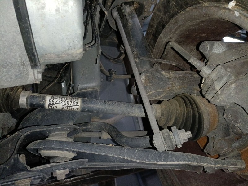 Recambio de transmision delantera izquierda para peugeot 2008 i (cu_) 1.2 vti referencia OEM IAM 9677209780  