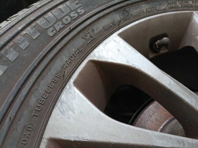 Recambio de llanta para hyundai ix35 (lm, el, elh) 1.7 crdi referencia OEM IAM 215/70/16  