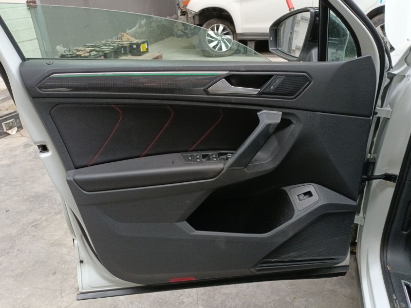 Recambio de guarnecido puerta delantera izquierda para volkswagen tiguan (ad1, ax1) 2.0 tdi referencia OEM IAM   