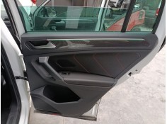 GUARNECIDO PUERTA TRASERA DERECHA 