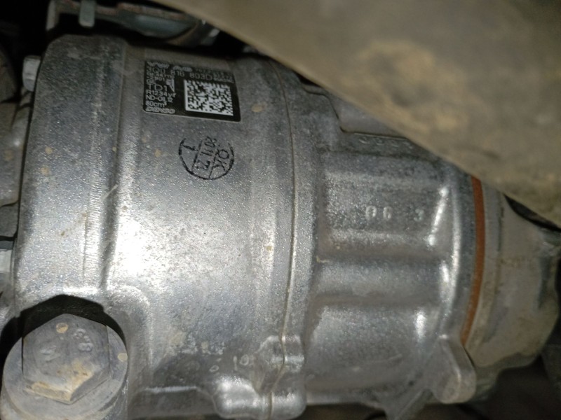 Recambio de compresor aire acondicionado para volkswagen tiguan (ad1, ax1) 2.0 tdi referencia OEM IAM 3Q0816803D  