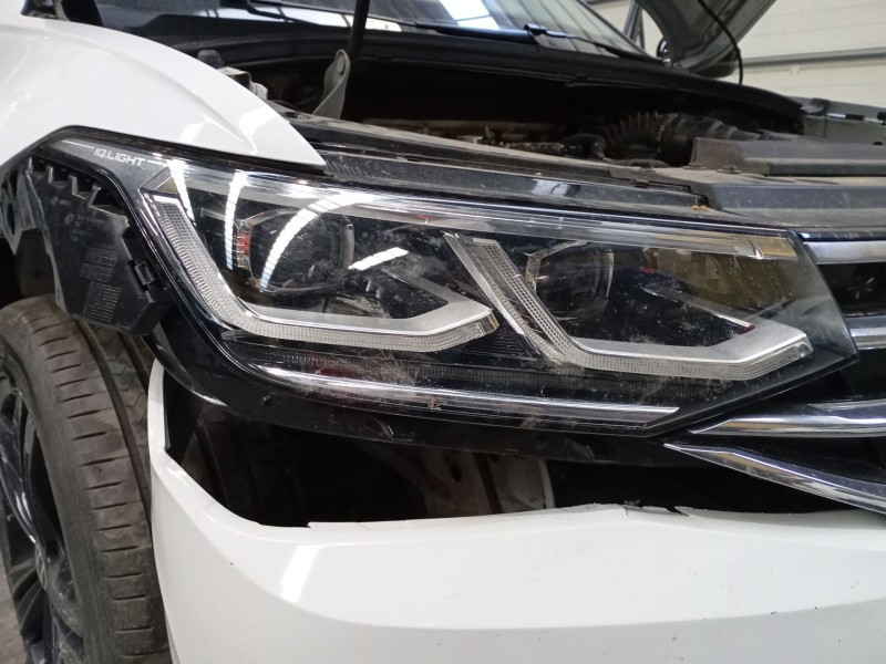 Recambio de faro derecho xenon para volkswagen tiguan (ad1, ax1) 2.0 tdi referencia OEM IAM 5NB941114F  