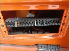 CAJA RELES / FUSIBLES 