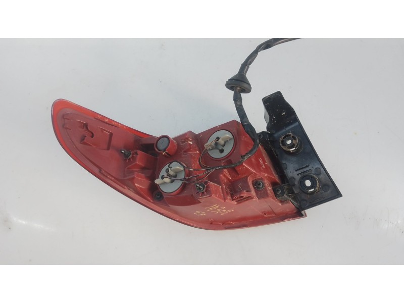 Recambio de piloto trasero derecho para kia stonic (yb) 1.2 cvvt referencia OEM IAM   