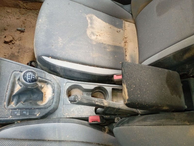 Recambio de consola central para seat ibiza v (kj1, kjg) 1.0 mpi referencia OEM IAM   