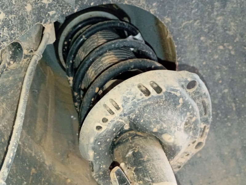 Recambio de amortiguador delantero derecho para seat ibiza v (kj1, kjg) 1.0 mpi referencia OEM IAM   