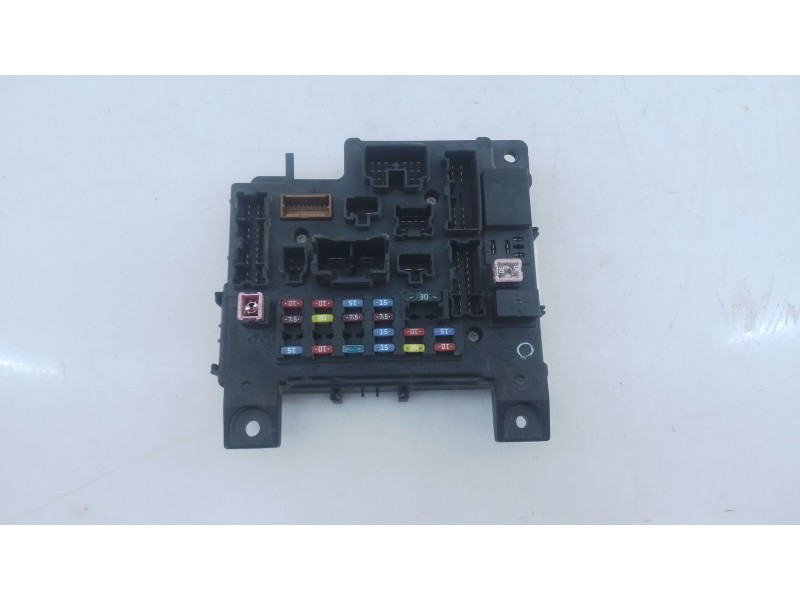 Recambio de caja reles / fusibles para mitsubishi outlander (cw0) 2.0 di-d intense referencia OEM IAM   