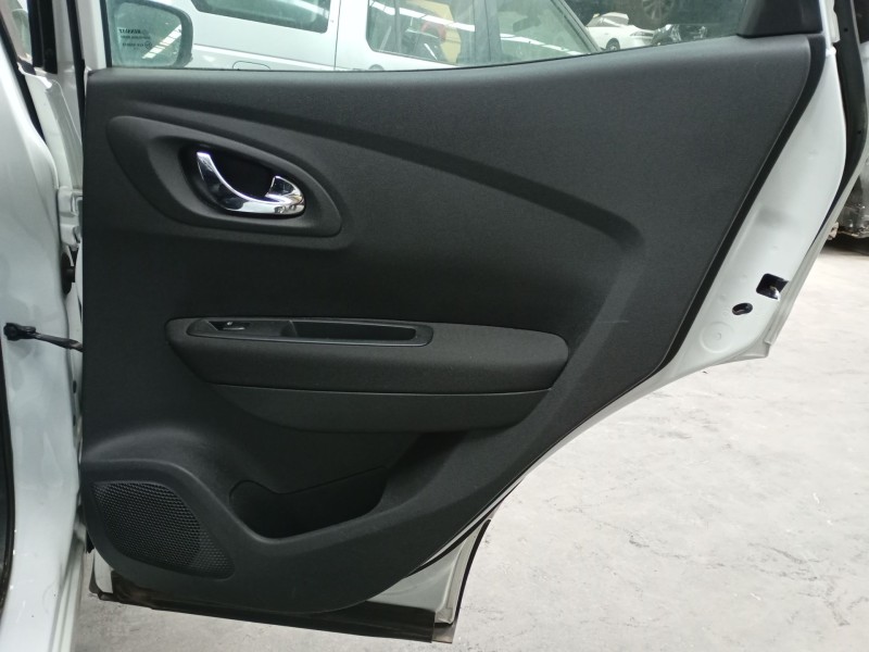 Recambio de guarnecido puerta trasera derecha para renault kadjar (ha_, hl_) 1.5 dci 110 (hla3) referencia OEM IAM   