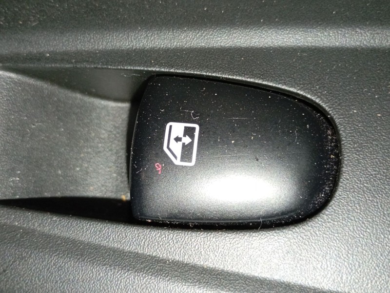 Recambio de mando elevalunas trasero derecho para renault kadjar (ha_, hl_) 1.5 dci 110 (hla3) referencia OEM IAM   