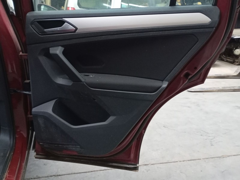 Recambio de guarnecido puerta trasera derecha para volkswagen tiguan (ad1, ax1) 1.4 tsi referencia OEM IAM   