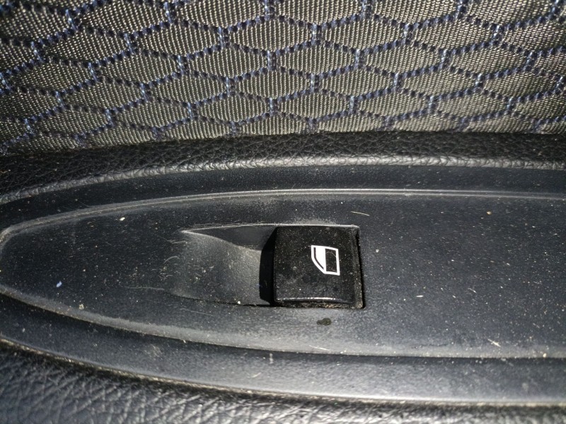 Recambio de mando elevalunas delantero derecho para bmw 1 (f20) 116 d referencia OEM IAM   