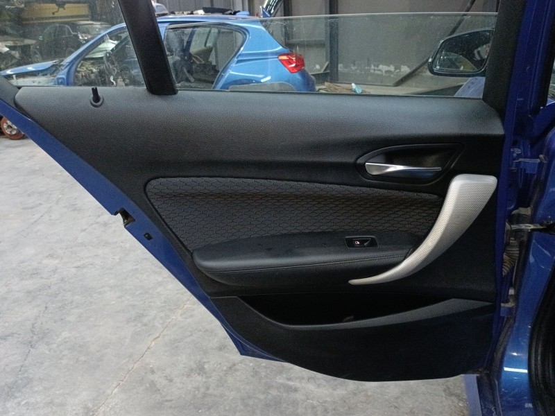 Recambio de guarnecido puerta trasera izquierda para bmw 1 (f20) 116 d referencia OEM IAM   