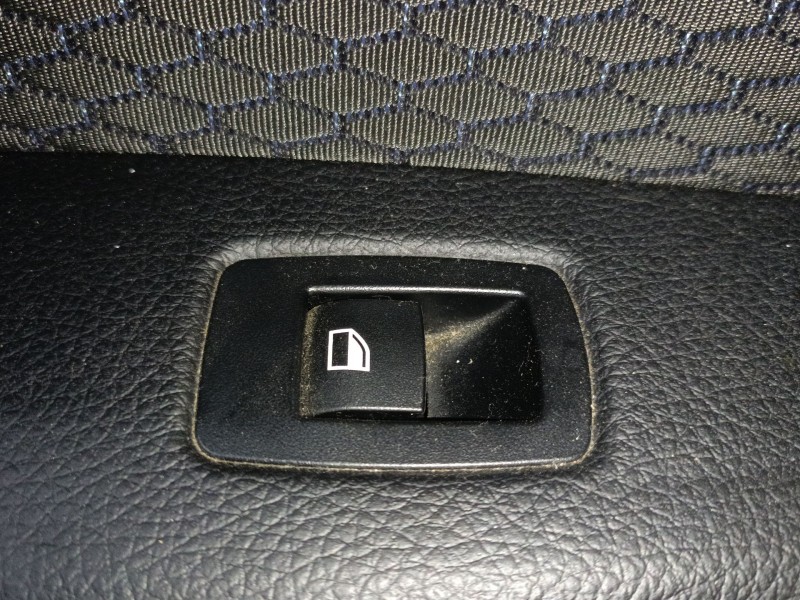 Recambio de mando elevalunas trasero izquierdo para bmw 1 (f20) 116 d referencia OEM IAM   