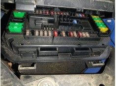 CAJA RELES / FUSIBLES 