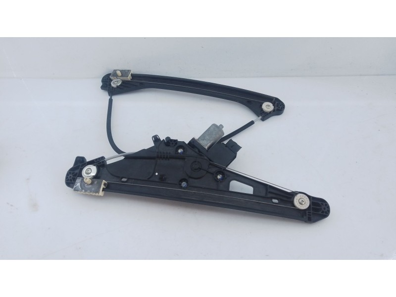Recambio de elevalunas delantero izquierdo para peugeot 3008 ii suv (mc_, mr_, mj_, m4_) 1.6 bluehdi 120 referencia OEM IAM   