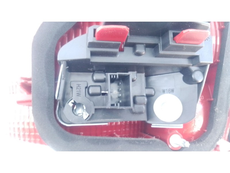 Recambio de piloto trasero izquierdo porton para volkswagen touran (1t3) 2.0 tdi referencia OEM IAM   