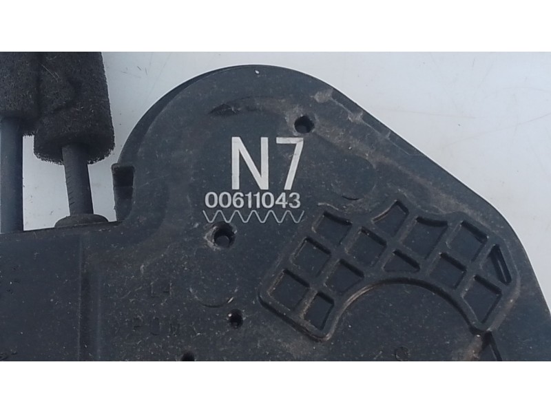 Recambio de cerradura puerta trasera izquierda para toyota prius plus (_w4_) 1.8 hybrid (zvw40w, zvw41w) referencia OEM IAM   