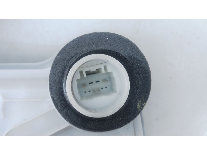 Recambio de cerradura puerta delantera derecha para toyota prius plus (_w4_) 1.8 hybrid (zvw40w, zvw41w) referencia OEM IAM   