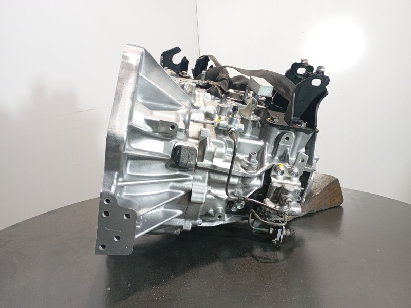 Recambio de caja cambios para toyota auris (_e18_) 1.4 d-4d (nde180_) referencia OEM IAM 12EPP30  