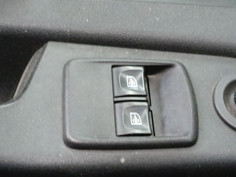 Recambio de mando elevalunas delantero izquierdo para fiat talento autobús (296_) 1.6 d referencia OEM IAM   