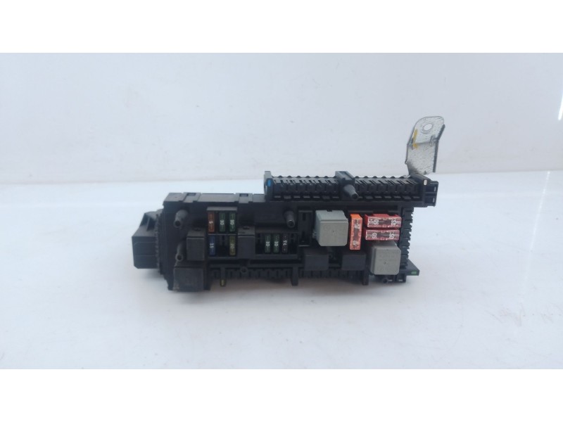 Recambio de caja reles / fusibles para mercedes-benz clase c (w204) c 200 cdi (204.007, 204.006) referencia OEM IAM   