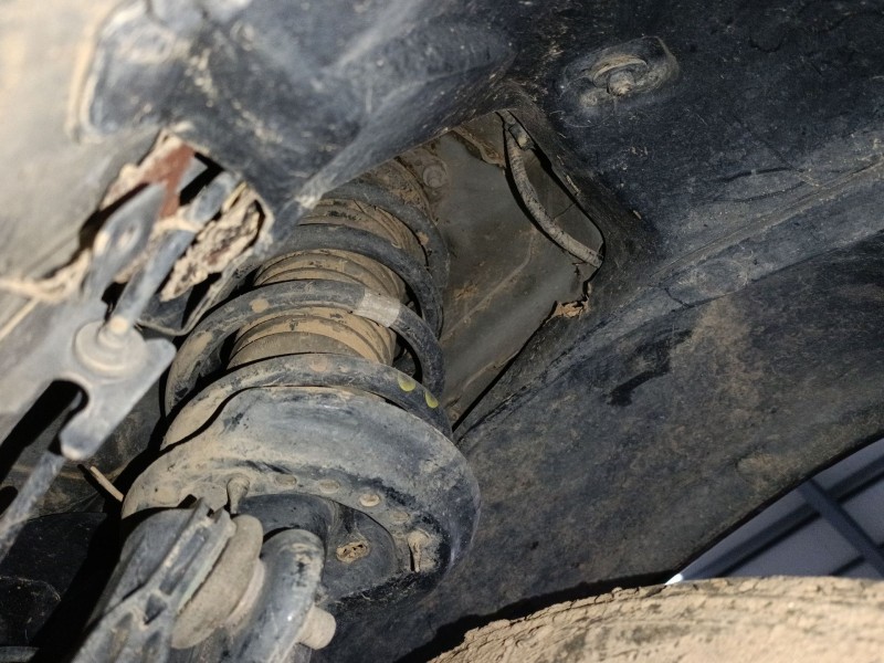 Recambio de amortiguador delantero derecho para jeep renegade suv (bu, b1, bv) 1.6 crd referencia OEM IAM   