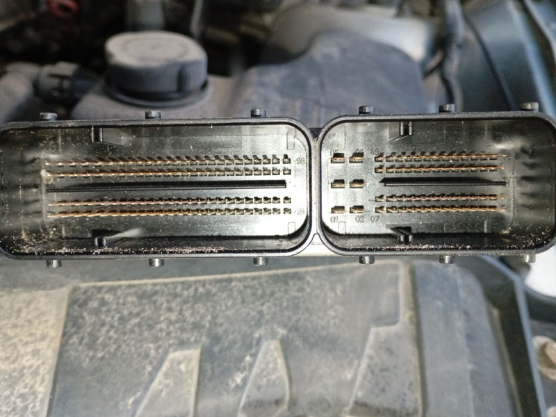 Recambio de centralita motor uce para bmw x3 (e83) 2.0 d referencia OEM IAM 7801711 0281013251 