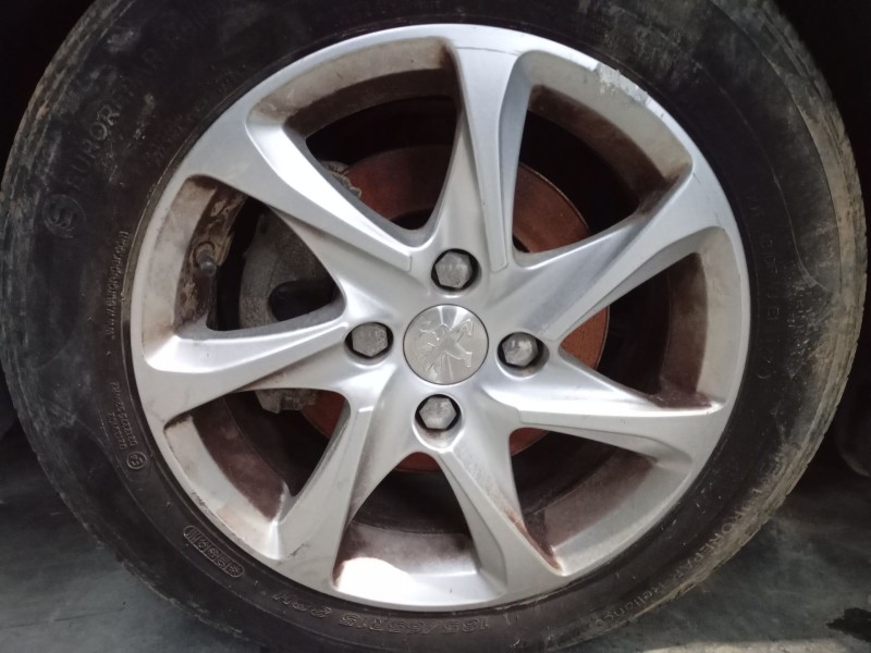 Recambio de llanta para peugeot 208 i (ca_, cc_) 1.6 hdi / bluehdi 75 referencia OEM IAM 185/65/15  