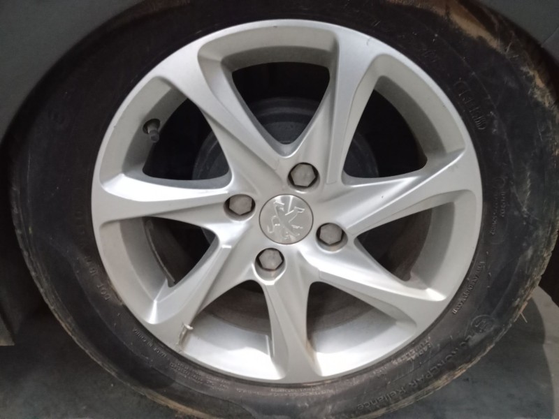 Recambio de llanta para peugeot 208 i (ca_, cc_) 1.6 hdi / bluehdi 75 referencia OEM IAM 185/65/15  