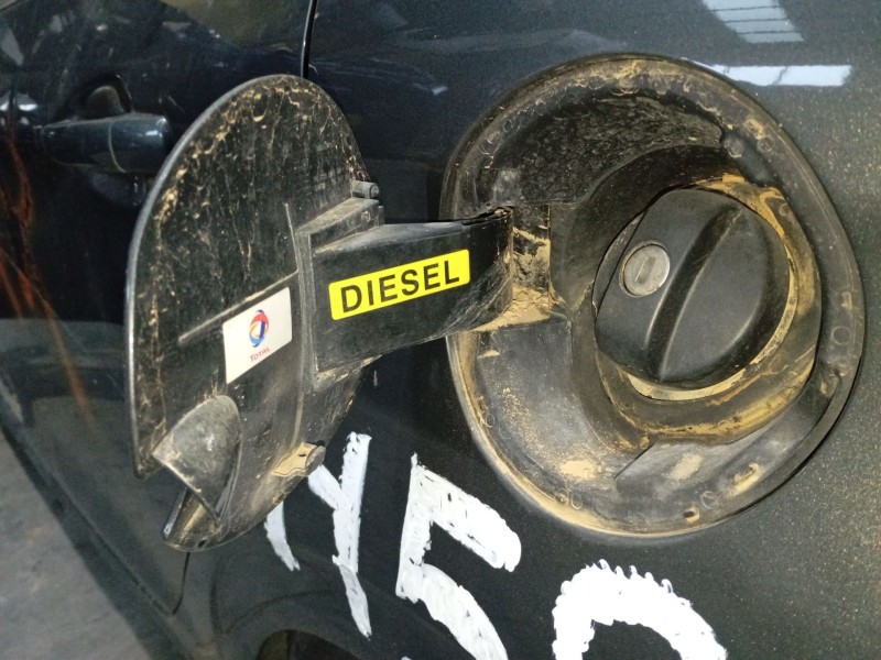 Recambio de tapa exterior combustible para peugeot 208 i (ca_, cc_) 1.6 hdi / bluehdi 75 referencia OEM IAM   