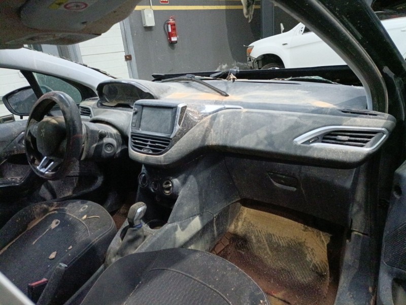 peugeot 208 i (ca_, cc_) del año 2017