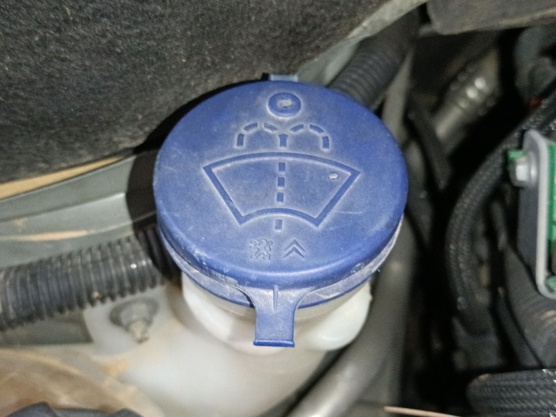 Recambio de deposito limpia para peugeot 208 i (ca_, cc_) 1.6 hdi / bluehdi 75 referencia OEM IAM   