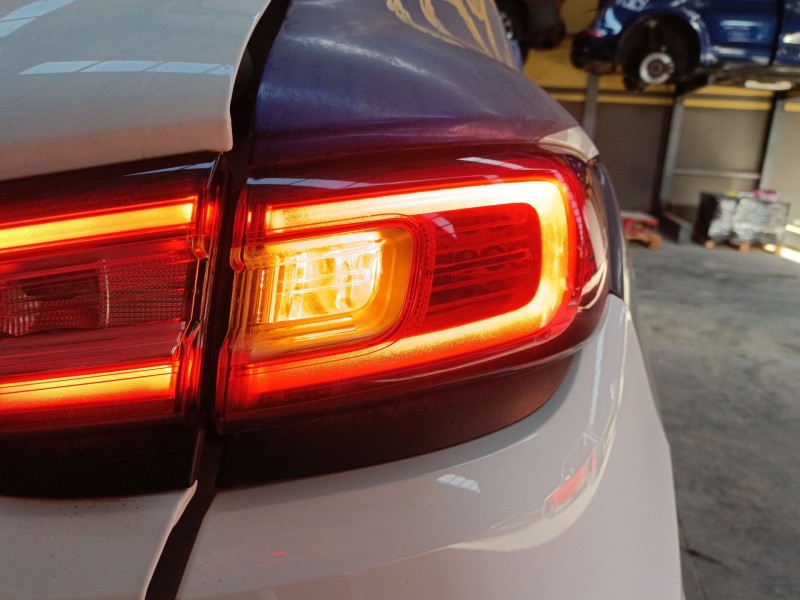 Recambio de piloto trasero derecho para renault clio iv (bh_) 1.5 dci 90 referencia OEM IAM   