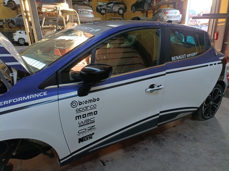 Recambio de puerta delantera izquierda para renault clio iv (bh_) 1.5 dci 90 referencia OEM IAM   
