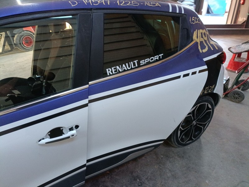 Recambio de puerta trasera izquierda para renault clio iv (bh_) 1.5 dci 90 referencia OEM IAM   