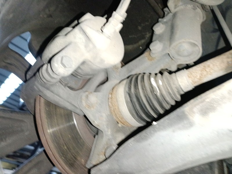 Recambio de mangueta delantera derecha para renault clio iv (bh_) 1.5 dci 90 referencia OEM IAM   