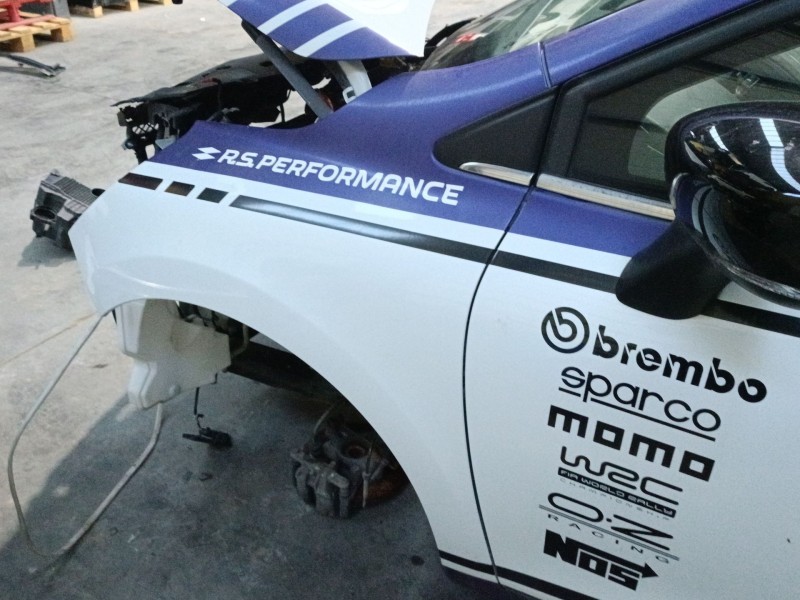 Recambio de aleta delantera izquierda para renault clio iv (bh_) 1.5 dci 90 referencia OEM IAM   