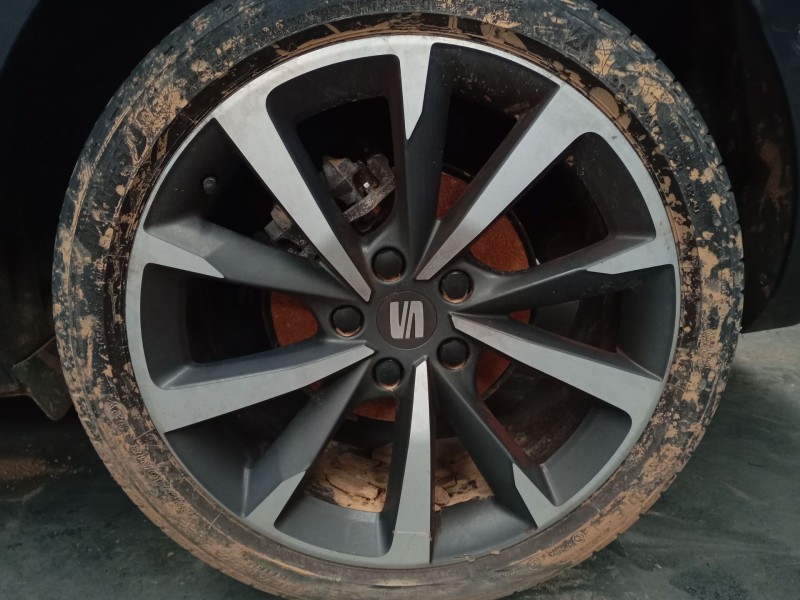 Recambio de juego llantas para seat leon (kl1, klg) 2.0 tdi referencia OEM IAM 225/40/18  