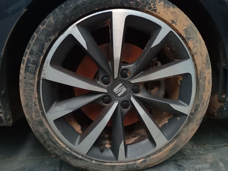 Recambio de juego llantas para seat leon (kl1, klg) 2.0 tdi referencia OEM IAM 225/40/18  