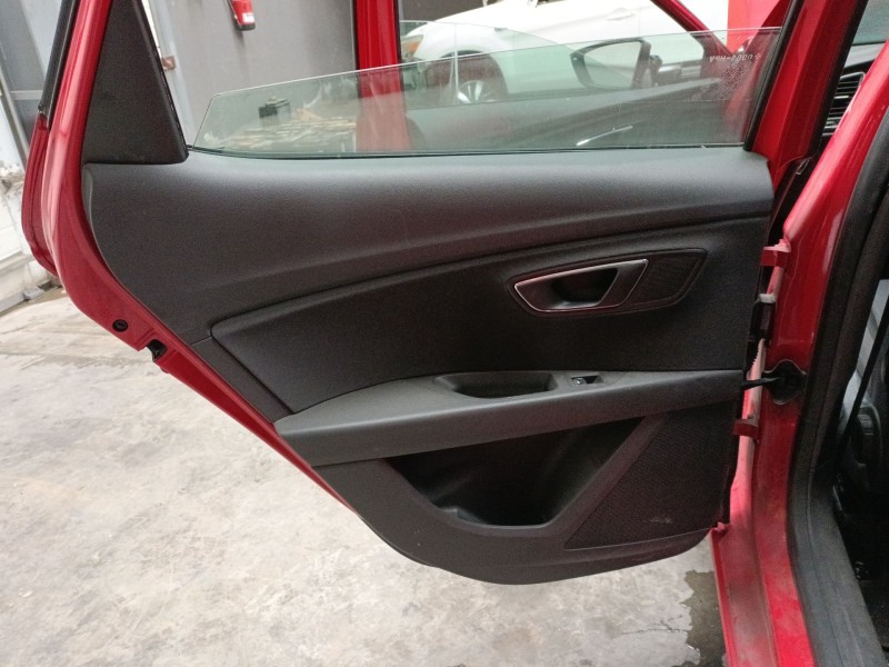 Recambio de guarnecido puerta trasera izquierda para seat leon (5f1) 1.2 tsi referencia OEM IAM   
