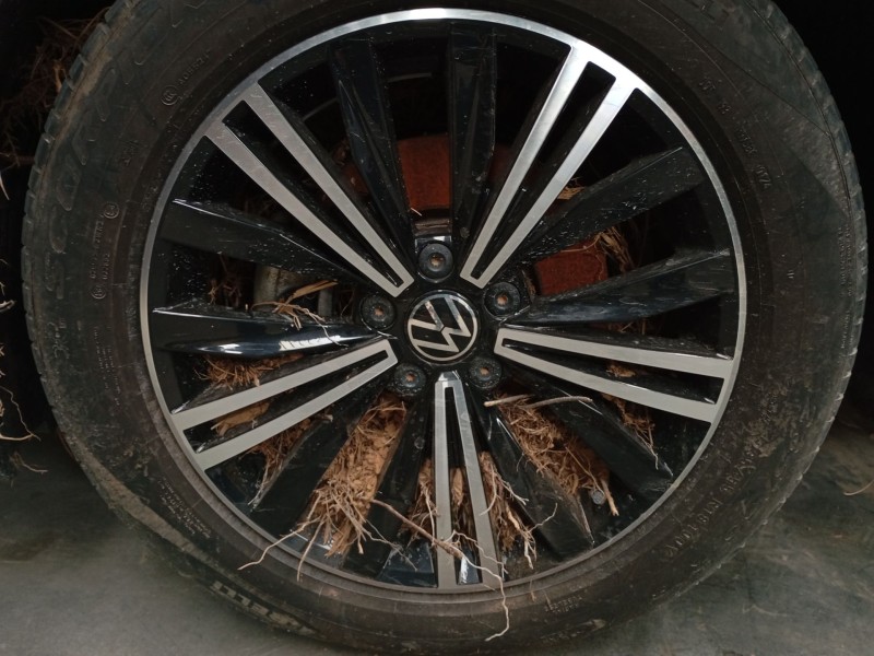 Recambio de juego llantas para volkswagen tiguan (ad1, ax1) 1.5 tsi referencia OEM IAM 235/55/18  