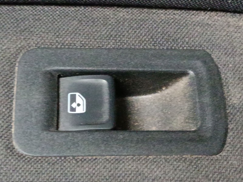 Recambio de mando elevalunas trasero izquierdo para volkswagen tiguan (ad1, ax1) 2.0 tdi referencia OEM IAM   