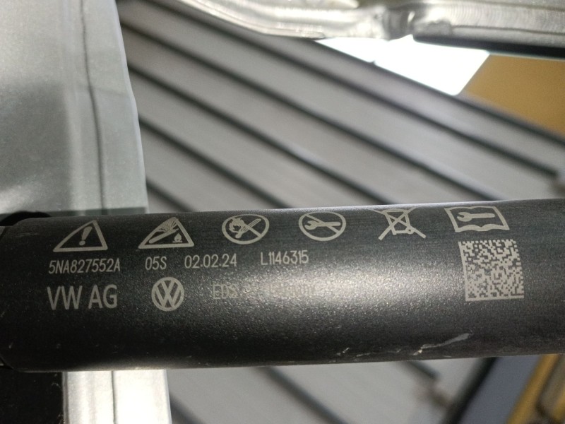 Recambio de amortiguador porton trasero derecho para volkswagen tiguan (ad1, ax1) 2.0 tdi referencia OEM IAM   