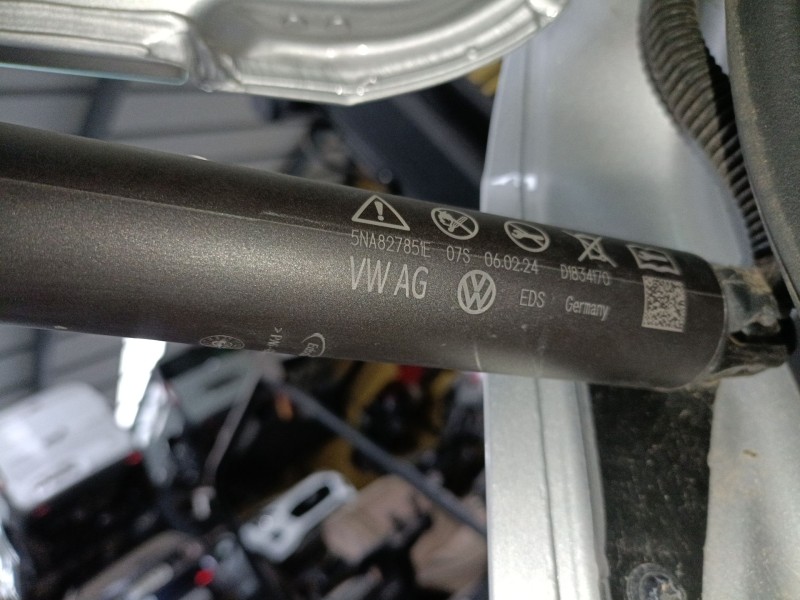 Recambio de amortiguador porton trasero izquierdo para volkswagen tiguan (ad1, ax1) 2.0 tdi referencia OEM IAM 5NA827851E  