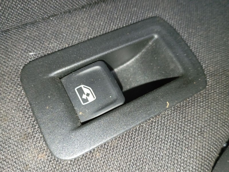 Recambio de mando elevalunas trasero izquierdo para volkswagen tiguan (ad1, ax1) 2.0 tdi referencia OEM IAM   